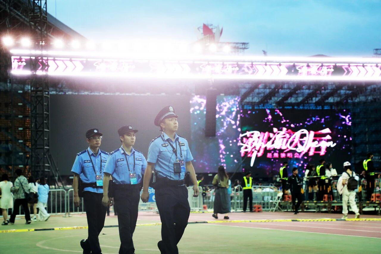 貴陽觀山湖公安用忠誠擔(dān)當(dāng)守護(hù)“潮流”現(xiàn)場