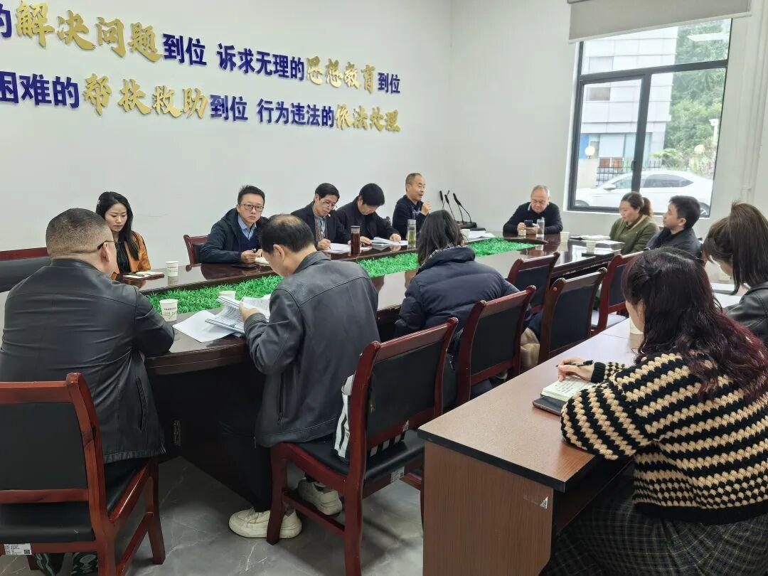 從軍營到社區(qū) 貴陽觀山湖“法律老兵”用法治續(xù)寫擔(dān)當(dāng)